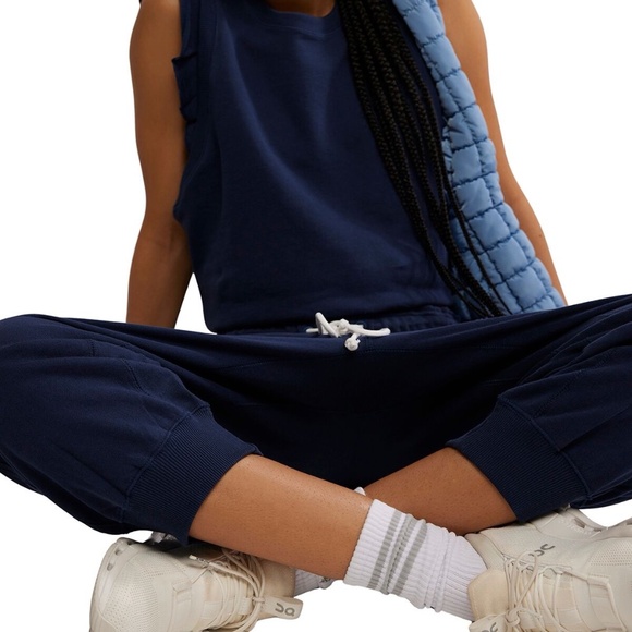 FLUTTER CROPPED JO IN MIDNIGHT NAVY - Picture 3 of 12